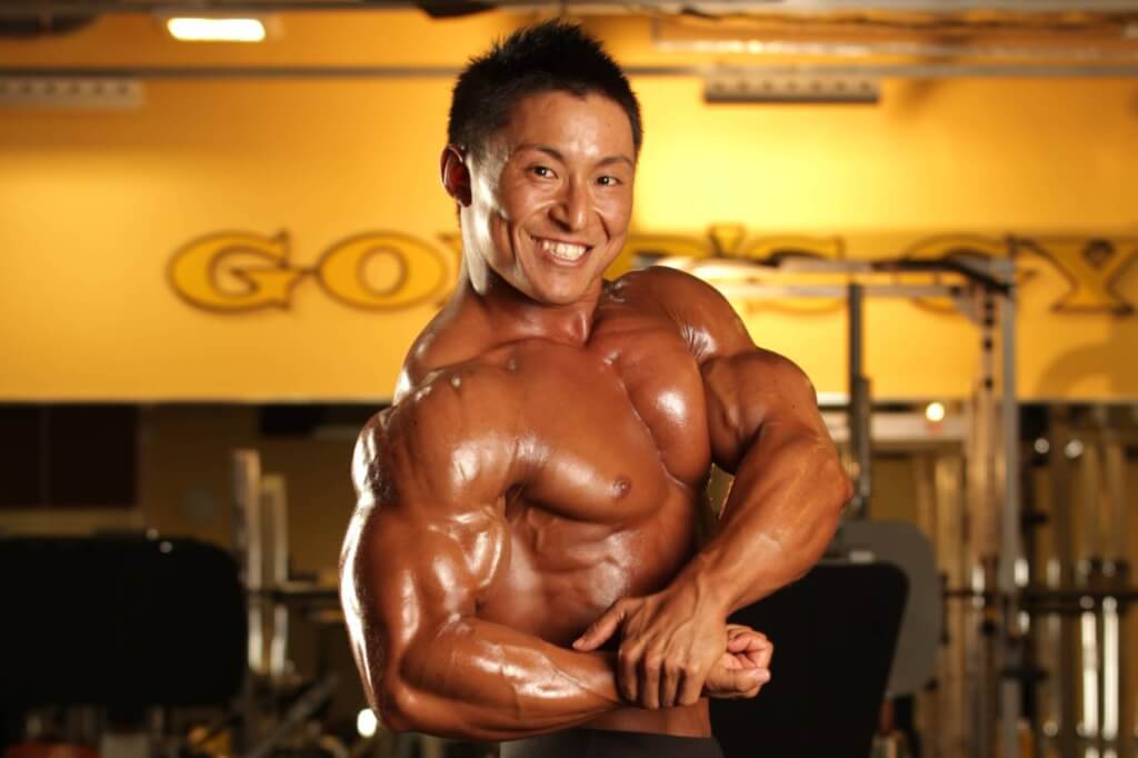 動画】ボディビル世界王者・鈴木雅が細かく解説「大胸筋の丸みに必要