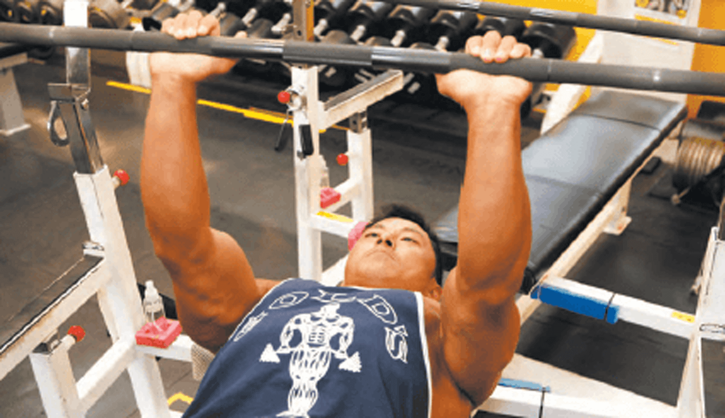 「種目や重さはどうしたら…？」上腕三頭筋の鍛え方をボディビル世界王者・鈴木雅が解説