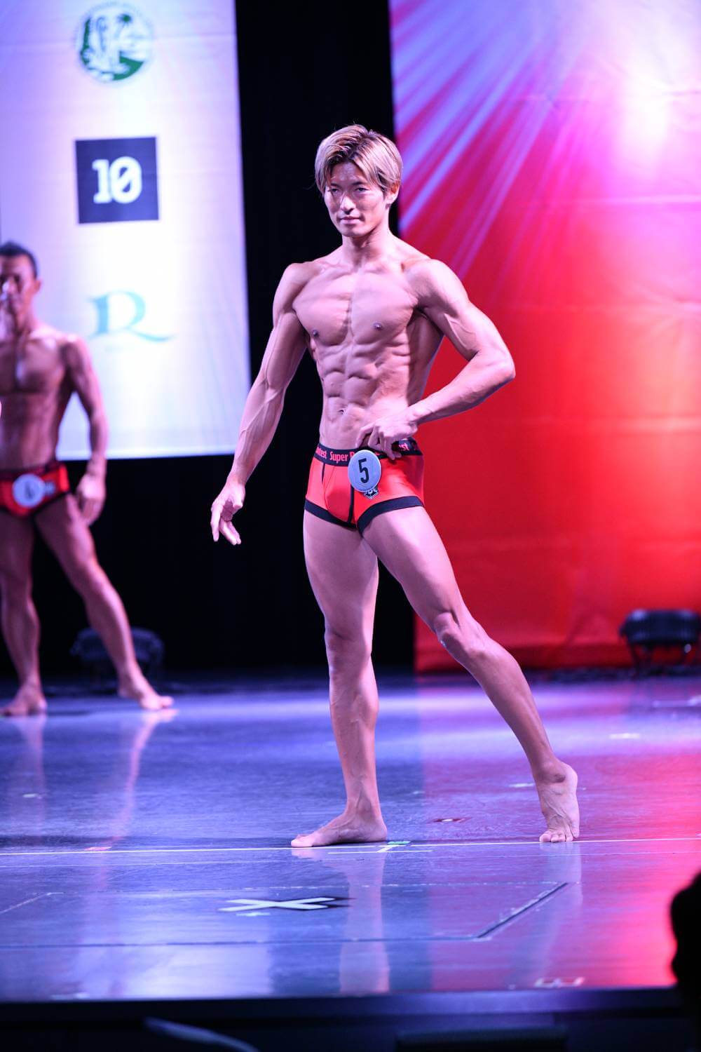 テレビ番組の 腹筋イケメンコンテスト で優勝経験のあるバキバキボディの持ち主が 筋肉コンテストでも日本一を目指し挑戦中 ページ 2 2 Fitness Love