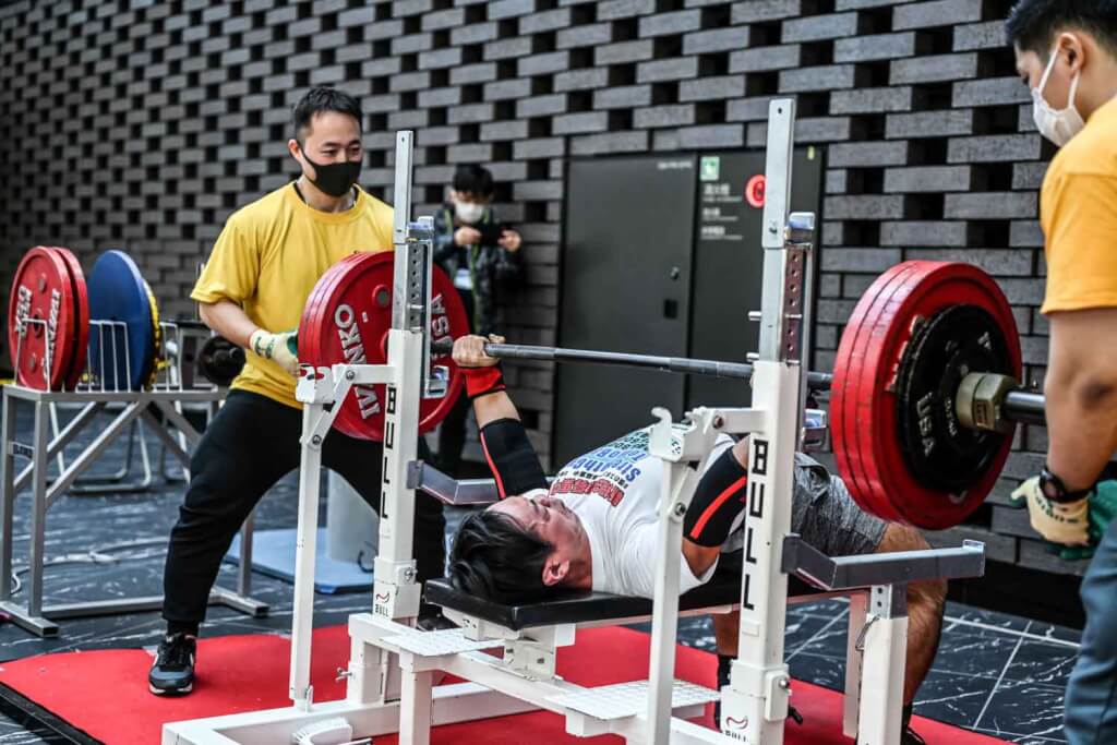 ベンチプレス200kg！デッドリフト320kg！日本チャンピオンが参戦=11.27