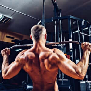 背中の筋肉を集中的に鍛えるアフターショックワークアウトで確実に刺激する