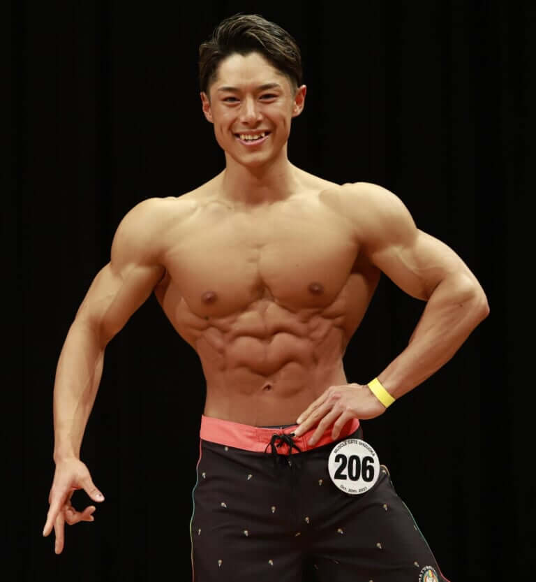 太りやすい体質から食べても太らない身体に！爽やかな笑顔でムキムキな筋肉美を披露！ FITNESS LOVE