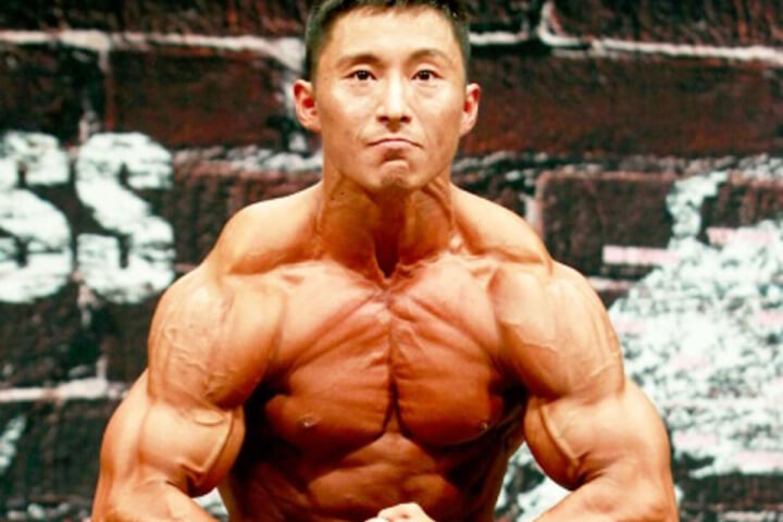 【大胸筋の筋トレ】ハンマーストレングスのチェストプレスの使い方を世界王者・鈴木雅選手が伝授