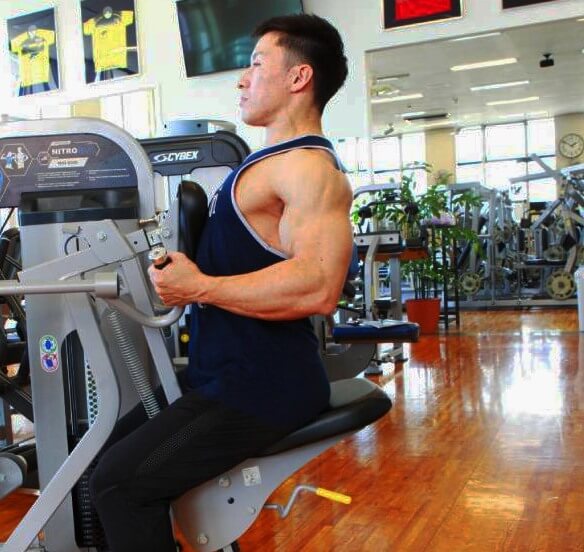 背中のロウイングマシン別トレーニング方法を鈴木雅が解説 マシンの特徴によって効かせやすい部位も変化してくる Fitness Love