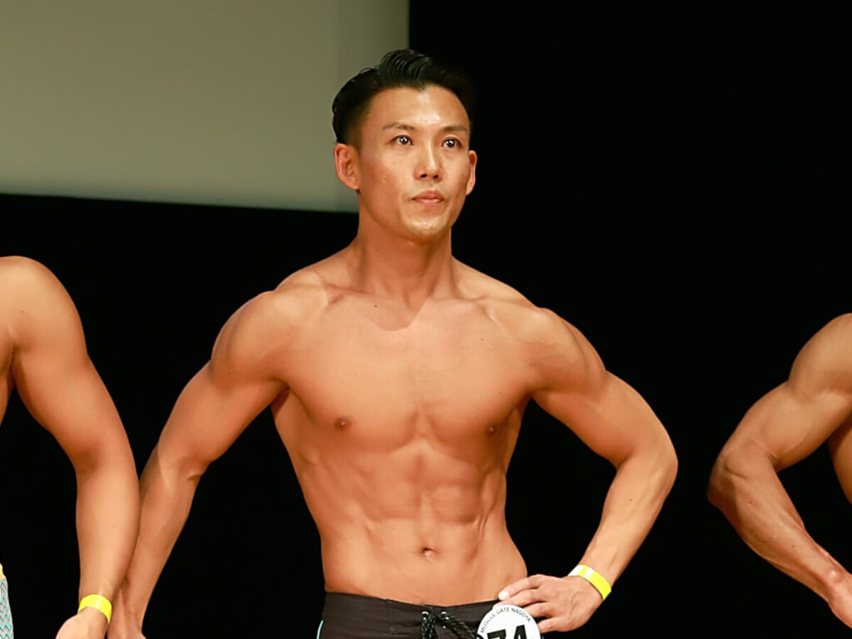 ジャンポケおたけ プチ筋肉自慢で出演者も驚く「肩」を披露 | FITNESS