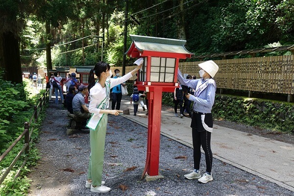 高尾山のクリーンアップ大作戦