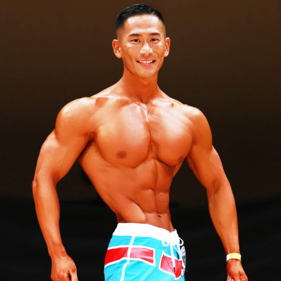 絶対王者の意思を継いだ長澤が深く掘られた腹筋とボリューミーな大胸筋