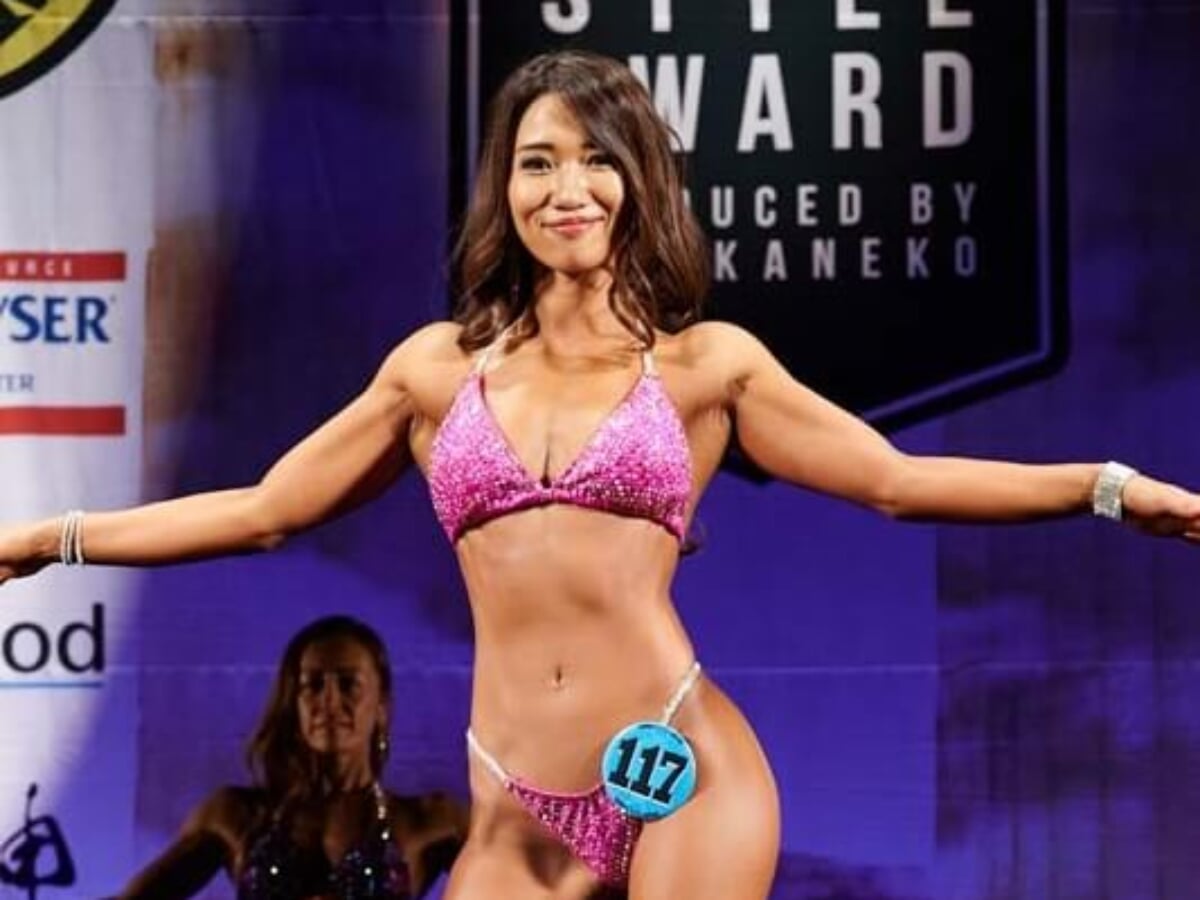 【最終価格値下げ中】シーズンビキニ　コンテスト　ブルー　サマスタ 推しの筋肉美女”も決定 モノキニ&ビキニ、美ボディプロ戦が今年