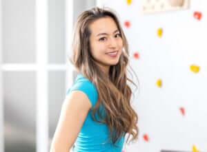 「夏に向けて痩せたい!」は間違い?!面倒な食事制限なしでダイエットを成功に導く方法とは【動画で解説!岡部友のボディメイク食事論 #6】