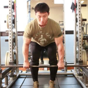 【筋トレ1分コラム】デッドリフトは重心位置で効く筋肉が変わる