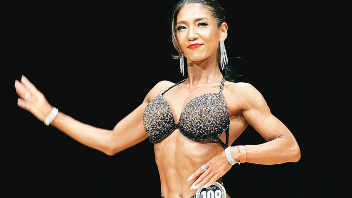 迫力満点の背中と肩！46歳会社員がボディフィットネス優勝！ | FITNESS