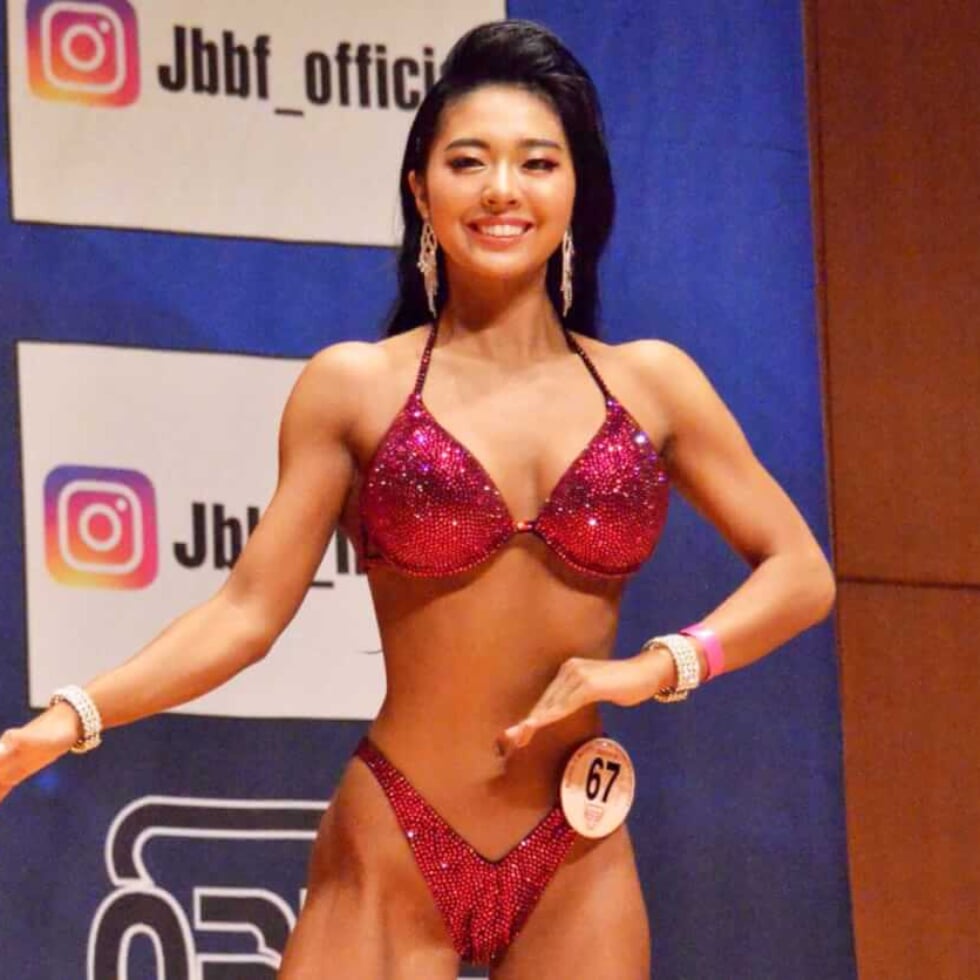 16歳の高校生、ビキニフィットネス初舞台は涙のポージング | FITNESS