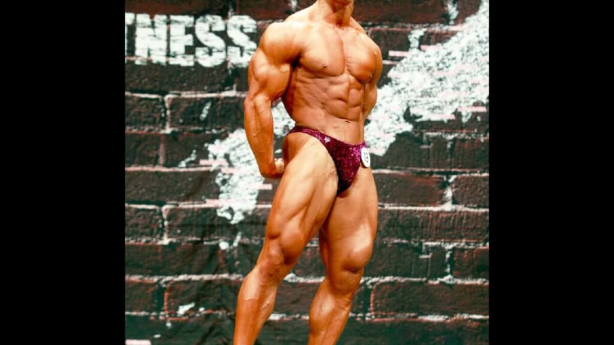 筋トレ1分コラム】ジムでよく見かけるあの腹筋マシンってどう使うの