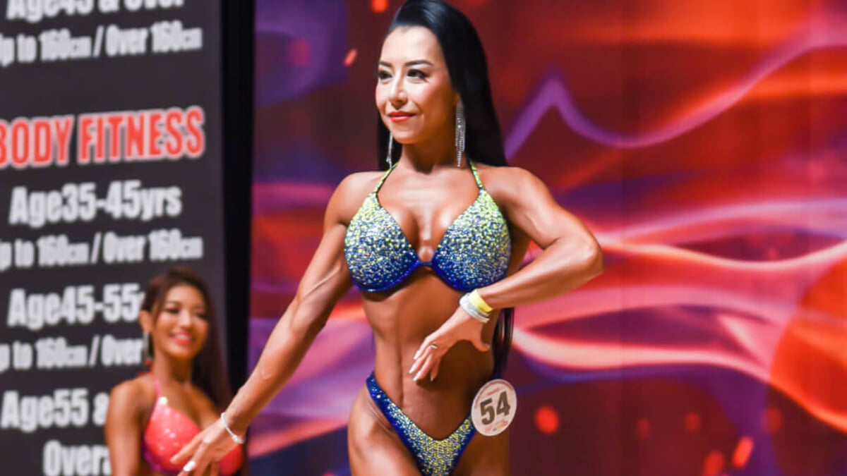 フィットネスビキニ　Mサイズ ビキニ最年長クラスで日本大会4連覇！51歳でも進化する下半身は160kg