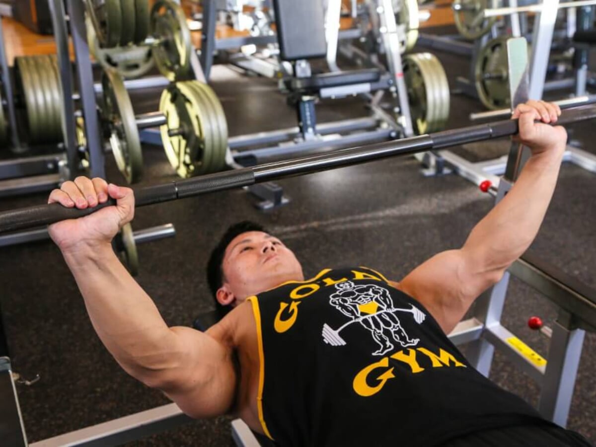 希少ボディービルダートレーニングフィギュア　ゴールドジム　ベンチプレス 希少ボディービルダートレーニングフィギュア ゴールドジム ベンチ