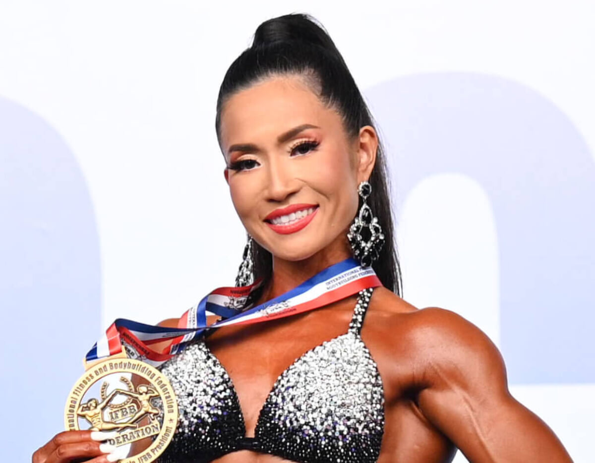 アメリカ選手権大会 女子 ボデイビル ビキニ フィギュア 女性 トロフィー アメリカ選手権大会 女子 ボデイビル ビキニ フィギュア 女性