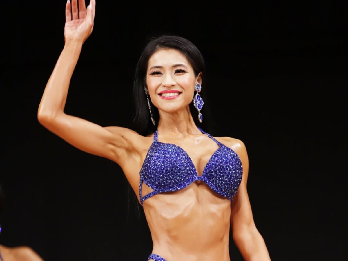 身体機能を高めた美しいビキニボディ、ドレス、レギンス姿を披露し全国