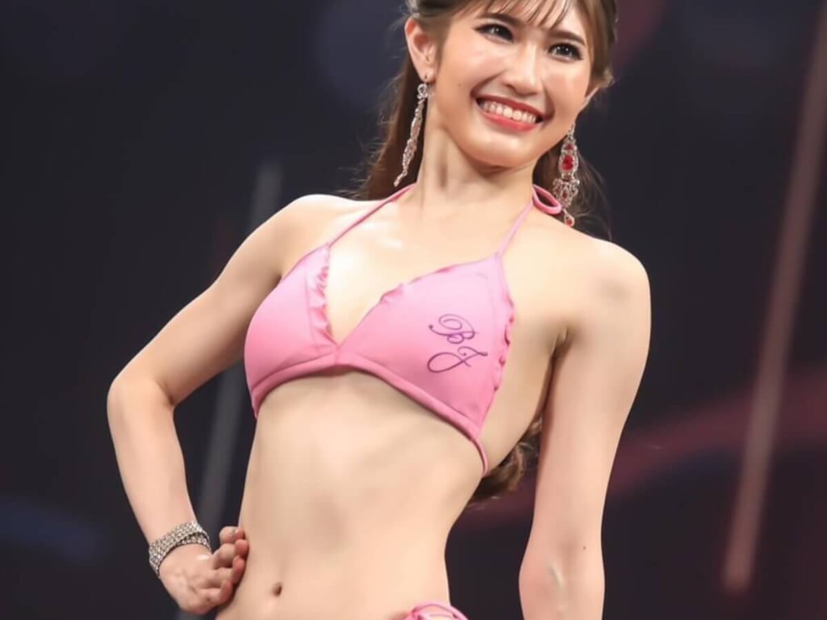 透き通るほどの白肌ビキニ姿で魅せた27歳・経営者 多忙でも