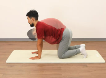 寝ながら・座ったままでもできるものも！腰痛改善のためのストレッチをYouTubeで話題のトレーナーが伝授【連載】