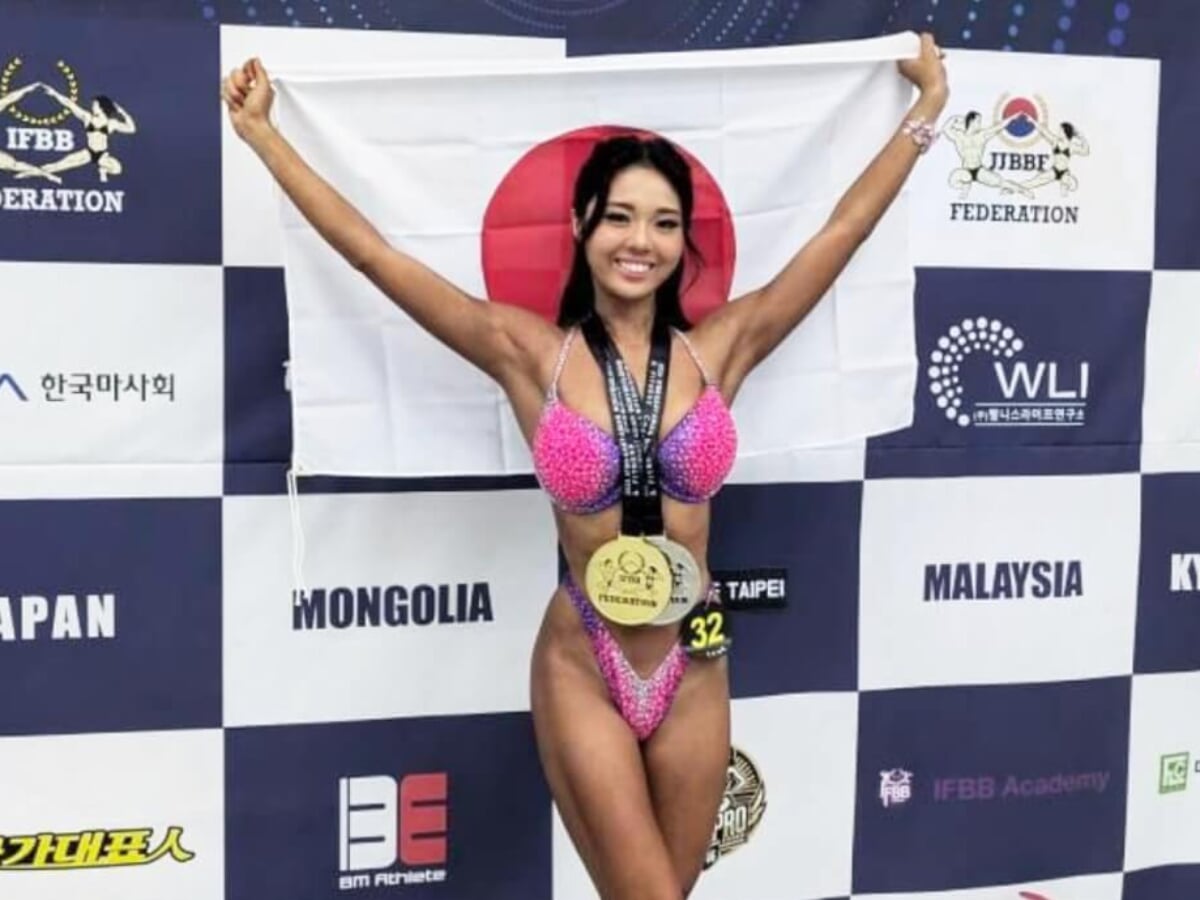 18歳の「女子高生ビキニ選手」が国際大会優勝！クラスメイト達も祝福