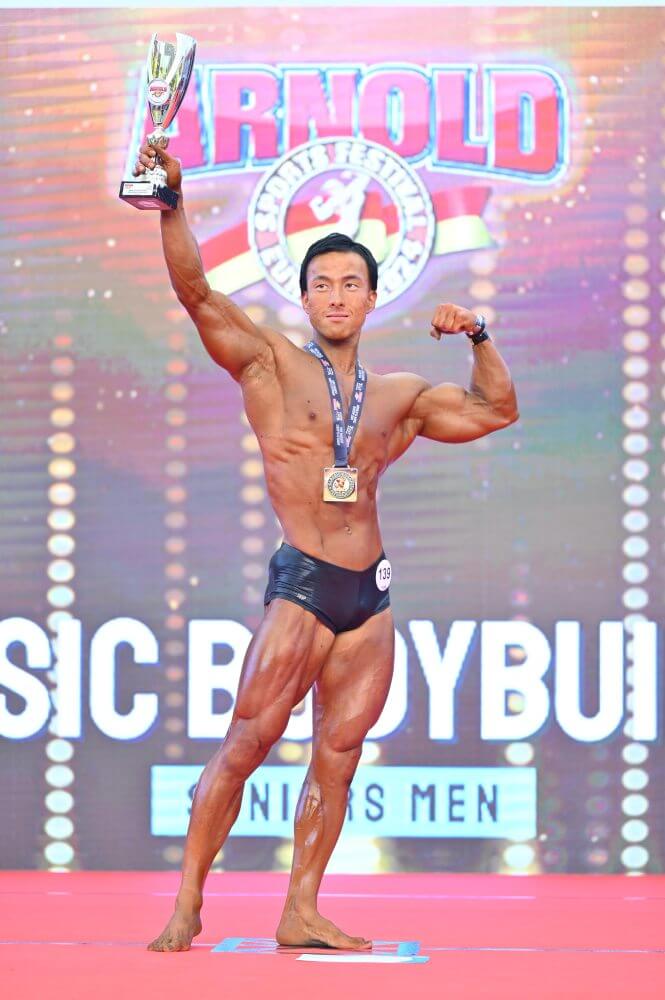 クラシックボディビル175㎝以下級 優勝　横關裕二選手