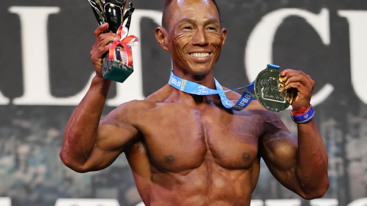 非売品★アメリカ選手権大会 ボデイビル トロフィー★ゴールドジム、プロレス Amazon.co.jp: 選手権大会 ボディビル トロフィーゴールドジム