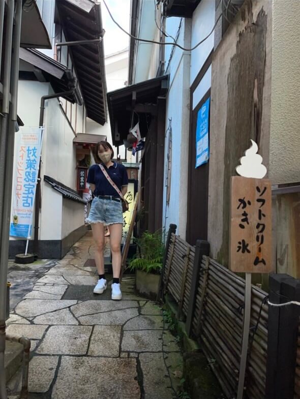 アヤナさん