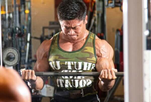 筋トレで腕を太くする方法!トレーニング内容や腕周りの太さをコンテスト出場者140名にアンケート