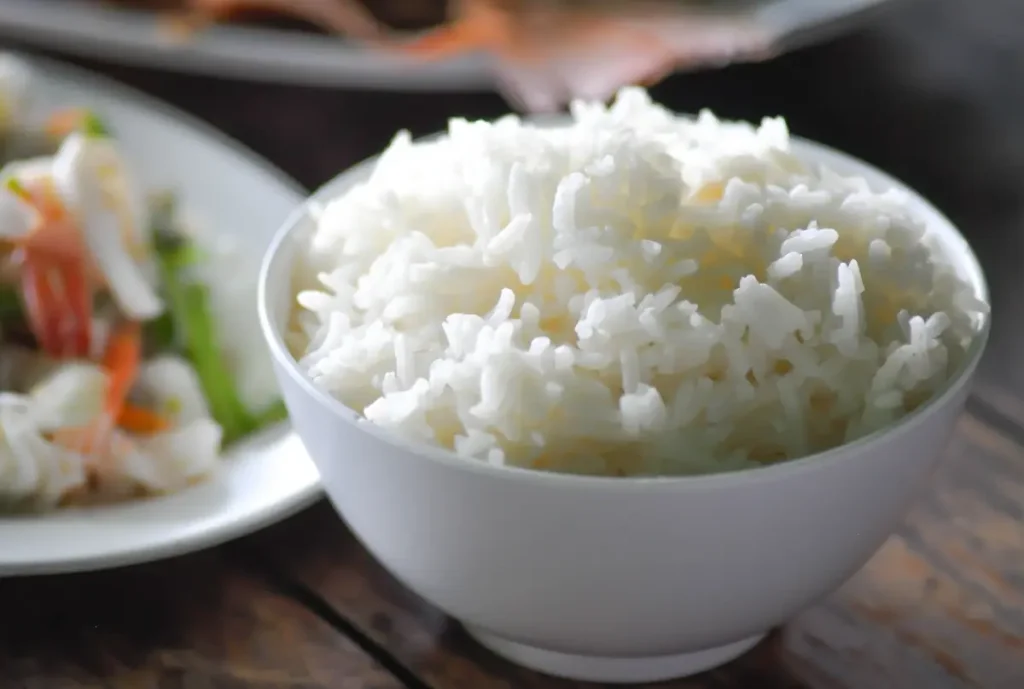 米を主食とした食事