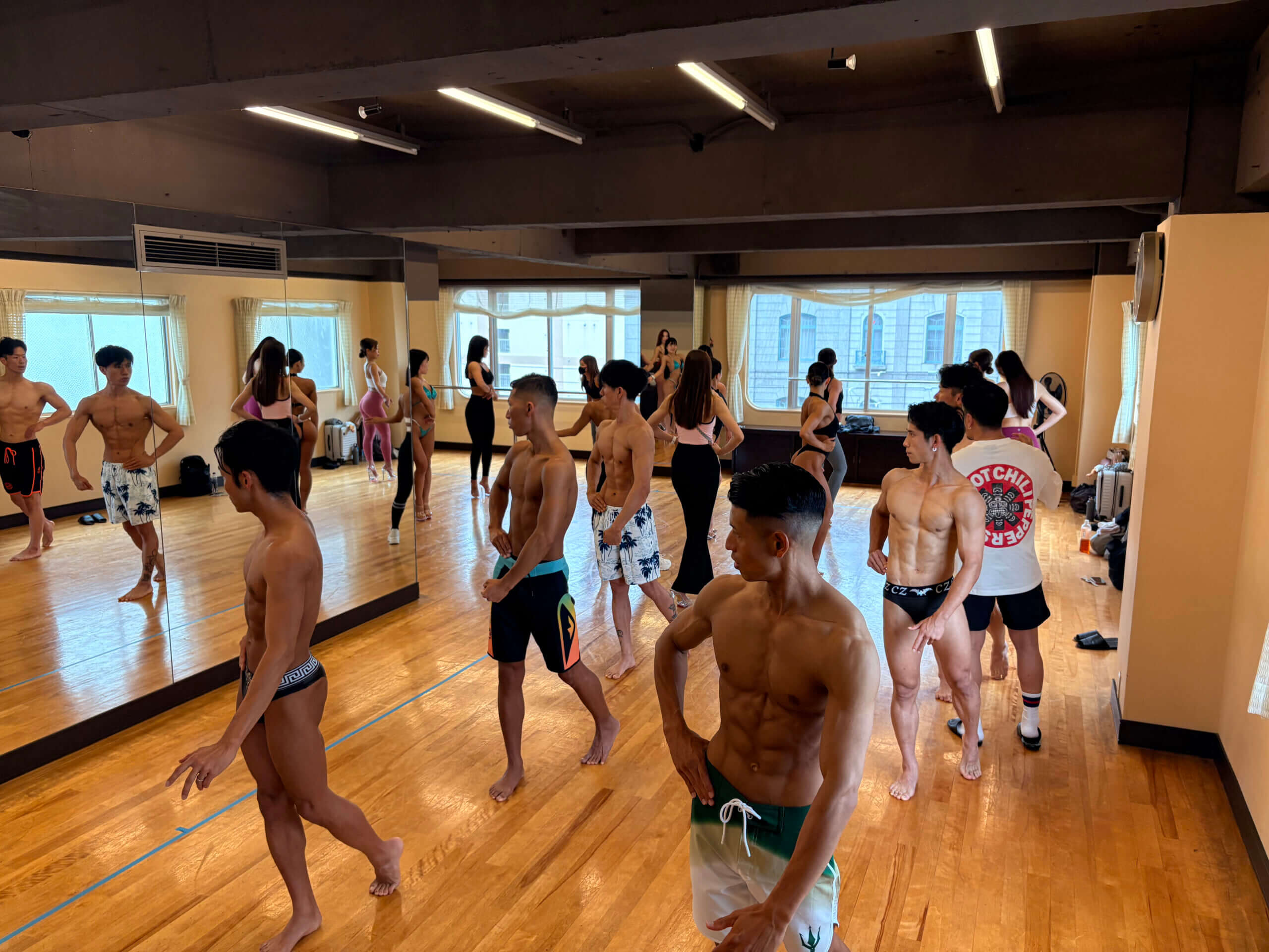 サマスタポージング練習の様子