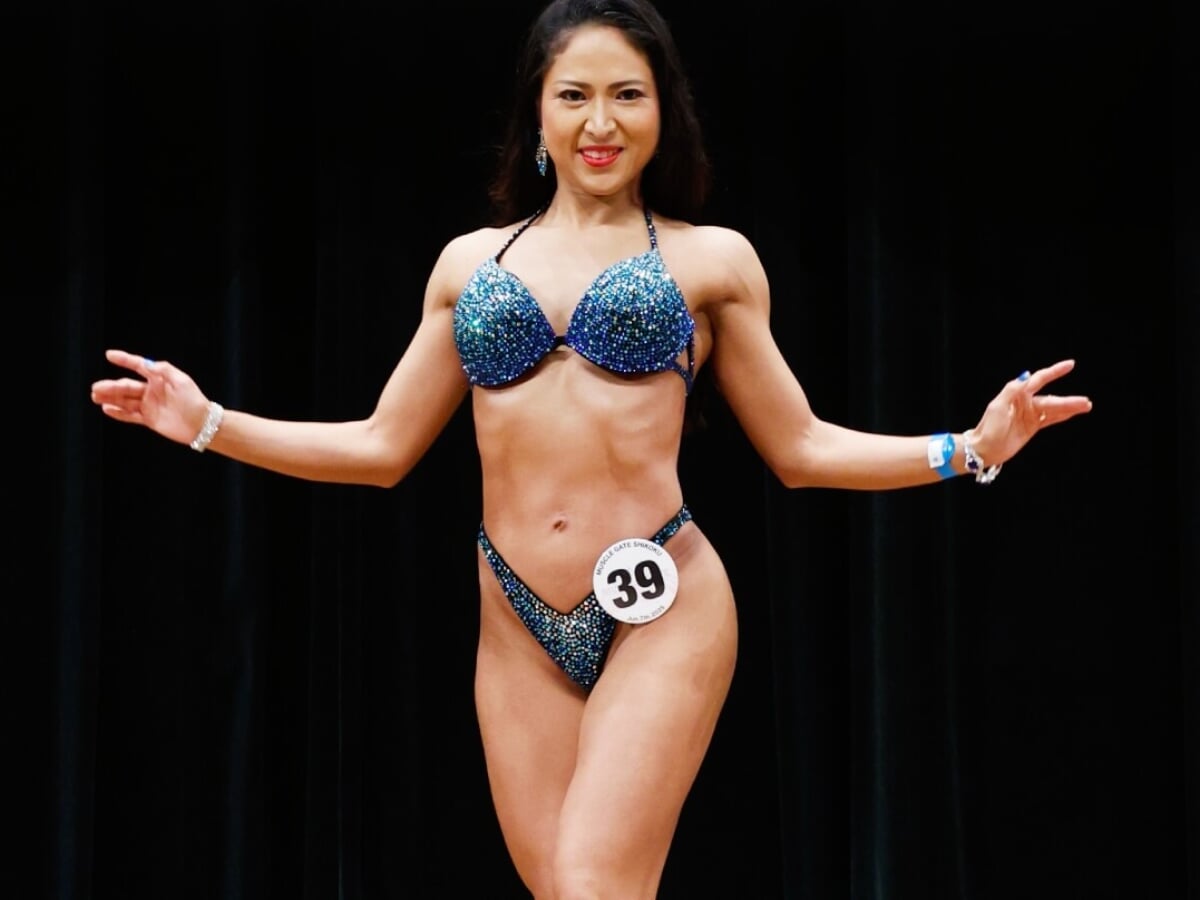 40歳の管理栄養士が丸みのある肩でビキニ優勝 3児の育児とも両立