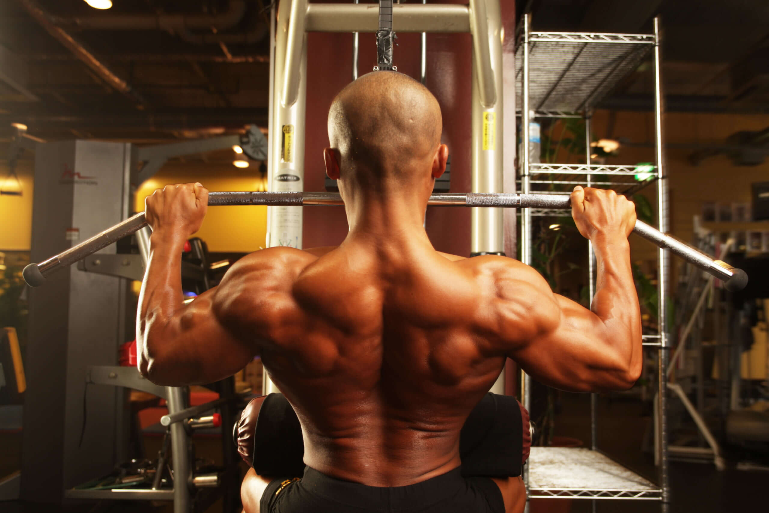 プロが暴く！あなたの筋トレは間違いだらけ？チンニング・スクワット