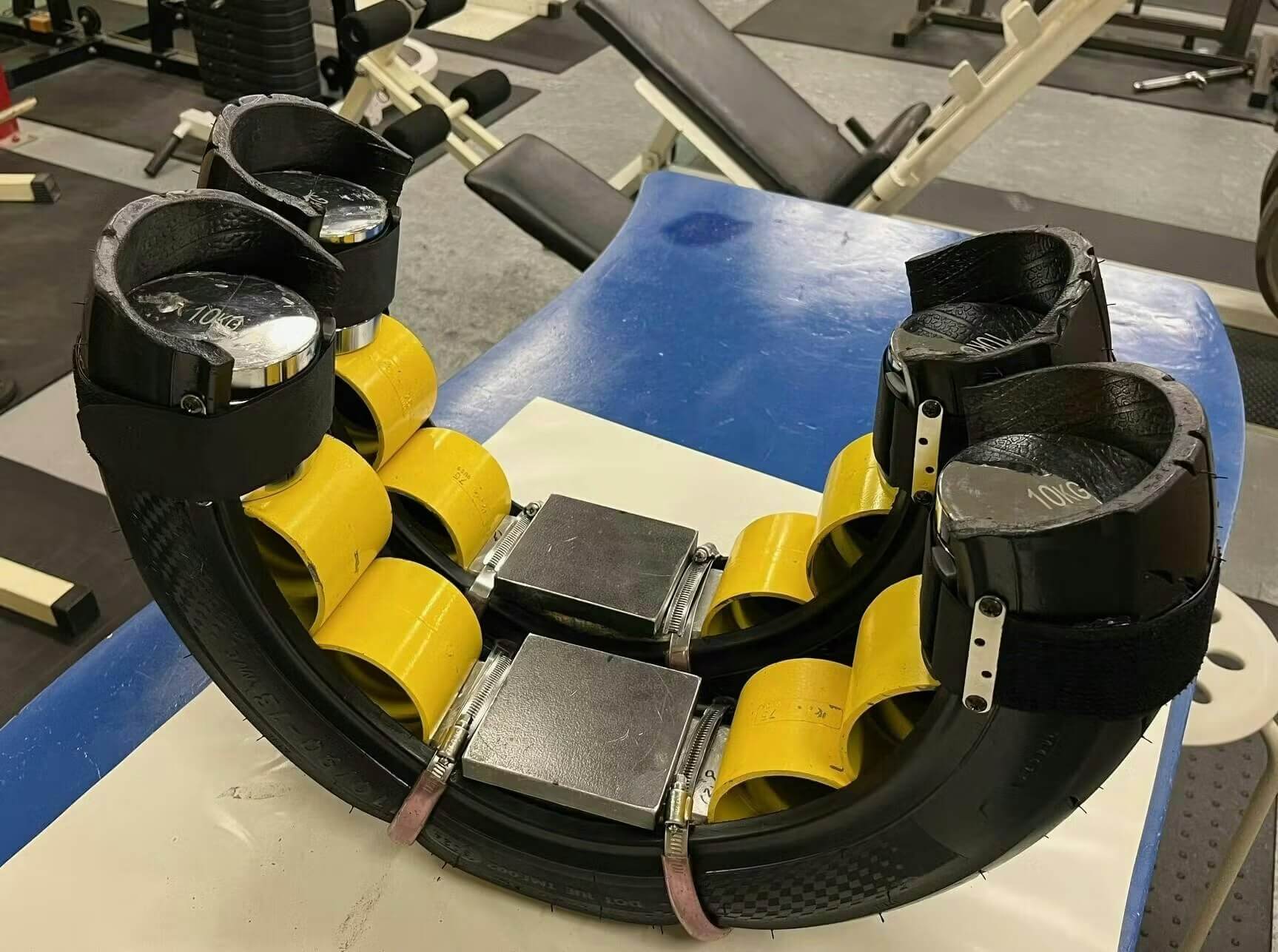 ウェイト部分25kg。最大50kg×2の100kgまで対応可能