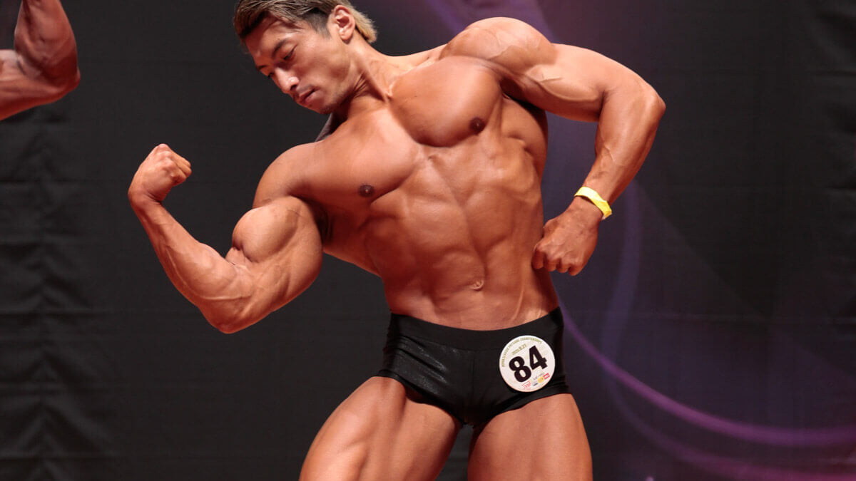 身長182cmの元モデルが昨年より「一回りデカく」進化！ その秘密は