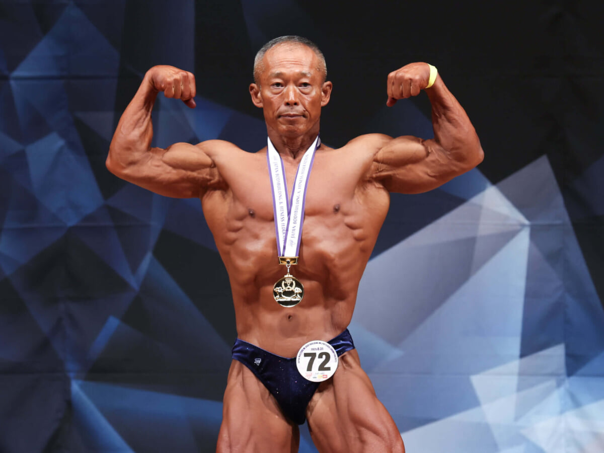 ジャンボサイズ！マッチョ獅子舞　ボディビルダー　正月 sddefault.jpg