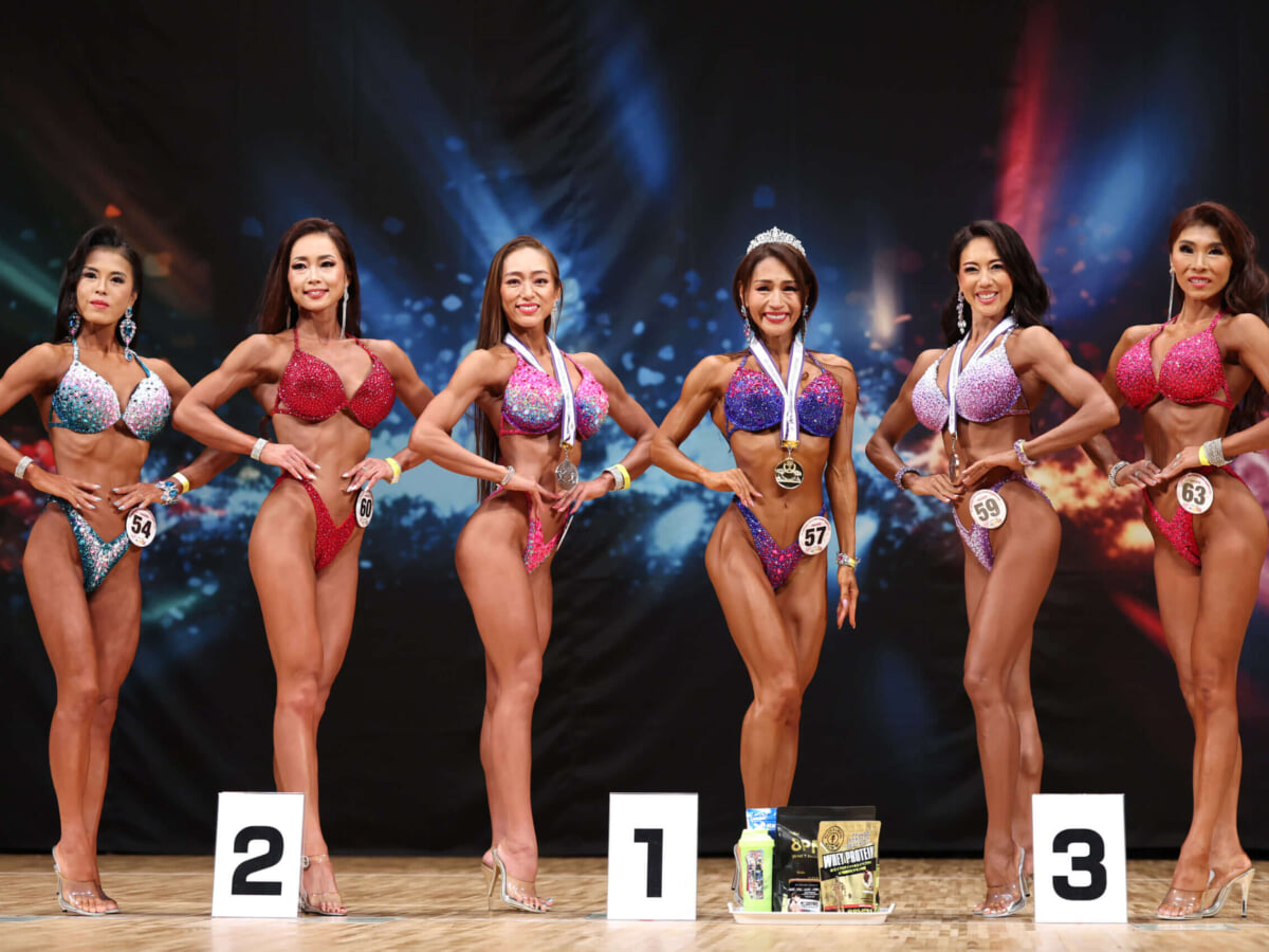 年齢別の頂上決戦、ここに開幕！ビキニでは世界の美魔女・長瀬陽子が