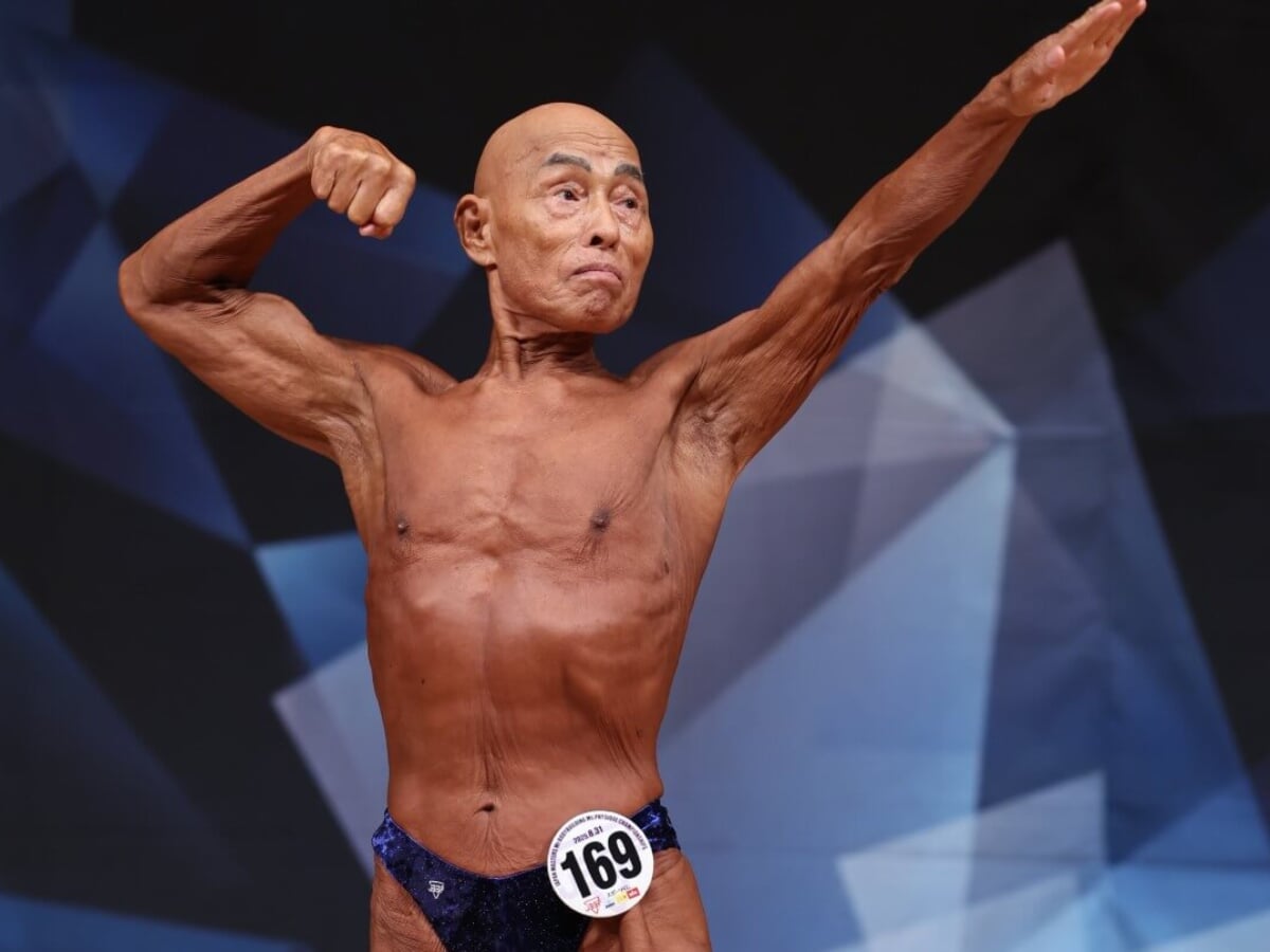 85歳のボディビルダーが3年ぶりの復活劇で堂々の3位！大会前夜に