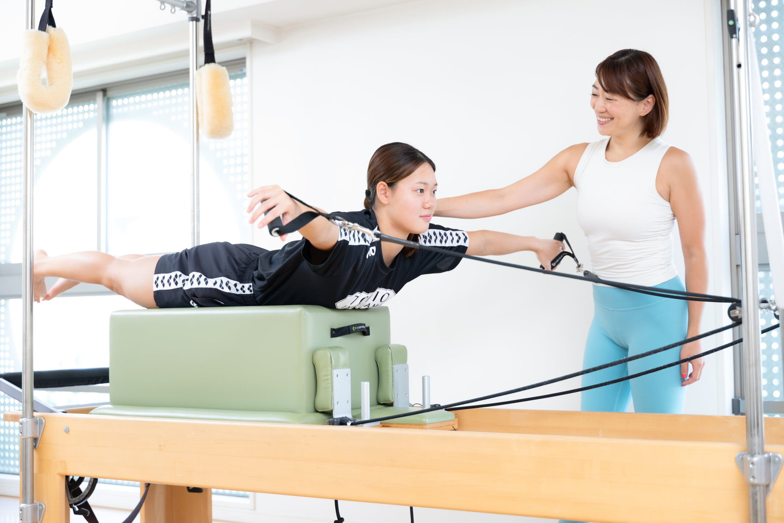 五輪スイマー平井瑞希が実践するマシンピラティス「身体をコントロール
