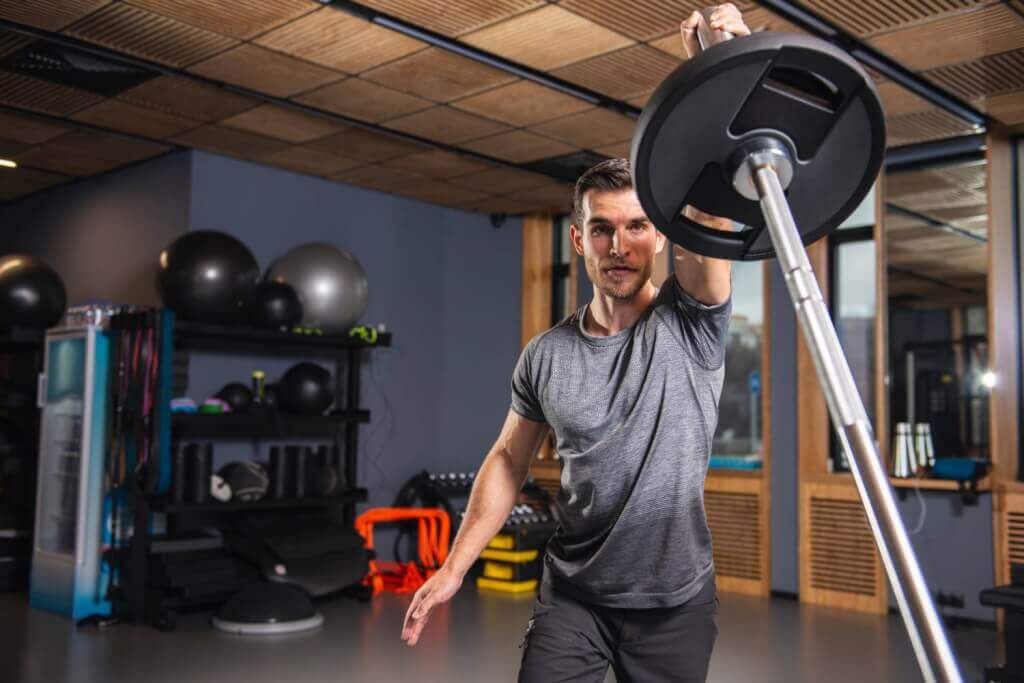 筋力・身体能力を総合的に高める「スピードトレーニングとは?」メニューや注意点、伝説のボディビルダー達の実践例を紹介!