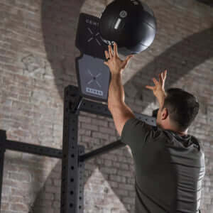 筋トレ初心者におすすめの厳選アイテム4選！ゴールドジム新作や石井直方先生の決定版事典も紹介