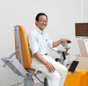 筋トレ初心者におすすめの厳選アイテム4選！ゴールドジム新作や石井直方先生の決定版事典も紹介