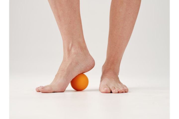 足裏ツボをマッサージ！ナボソの「イグナイトニューロボール」でセルフケア