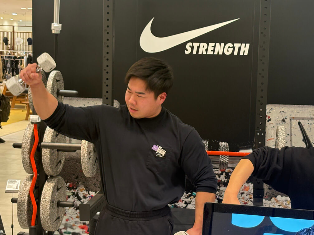 西﨑選手によるサイドレイズ指導