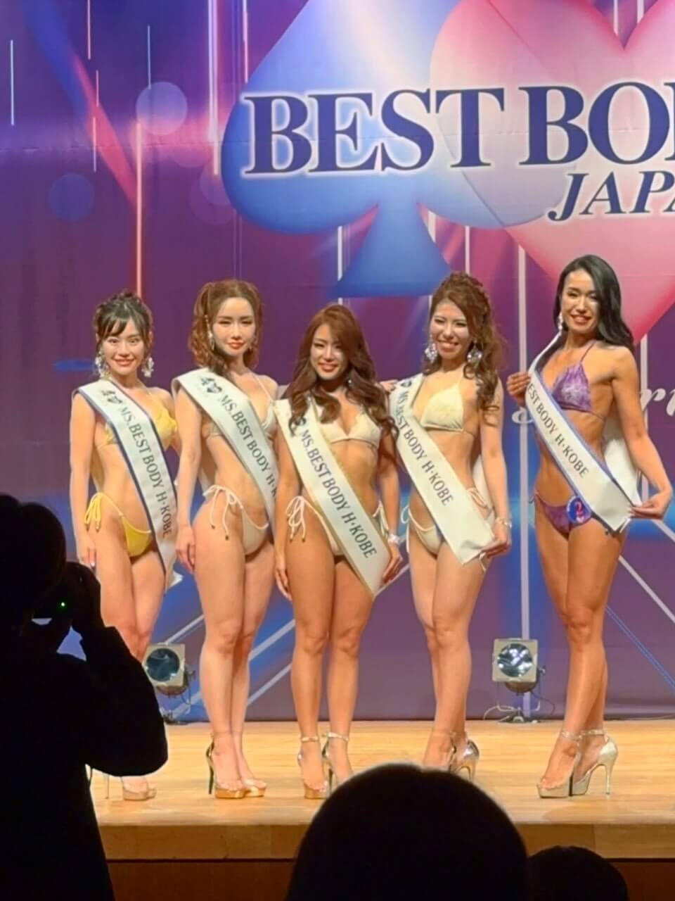 井上未来さん（中央）