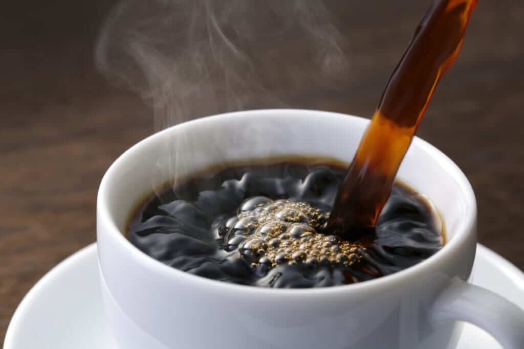 「コーヒーは1日何杯までが適量？」カフェイン含有量や夏に向けて特に気をつけたい飲み過ぎによるデメリットも解説！